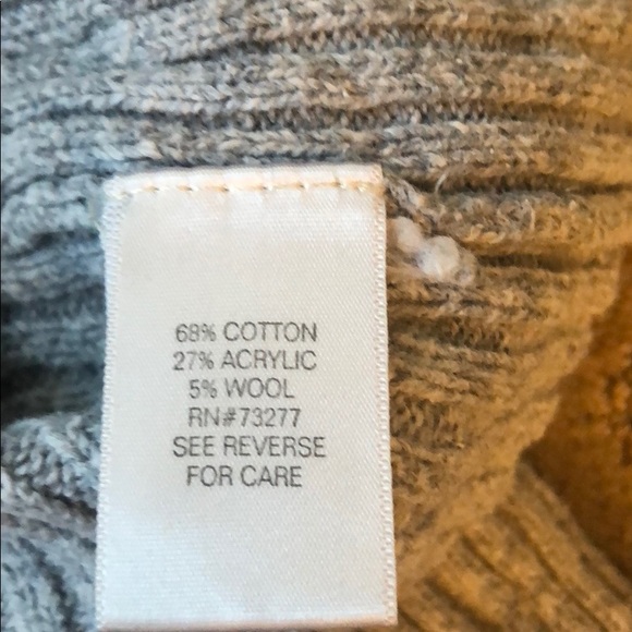 SO light gray marbled V sweater. Size small. EUC. - Picture 3 of 4